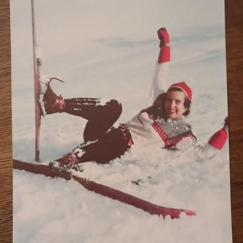 troc de  Affiche vintage de skieuse., sur mytroc