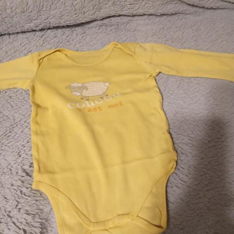 troc de  Body jaune 1 an coucou c'est moi, sur mytroc