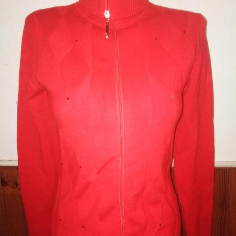 troc de  Gilet rouge femme Taille L/XL avec strass, sur mytroc