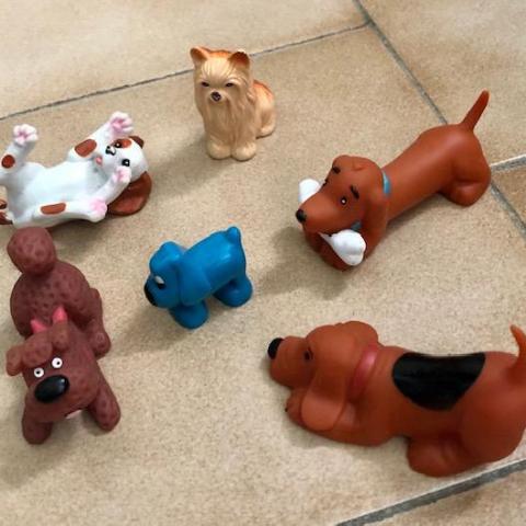 troc de  Lot 8 figurines de chiens - trop mignonnes, sur mytroc
