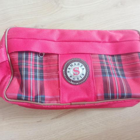 troc de  Trousse de toilette Samanta Paris, sur mytroc
