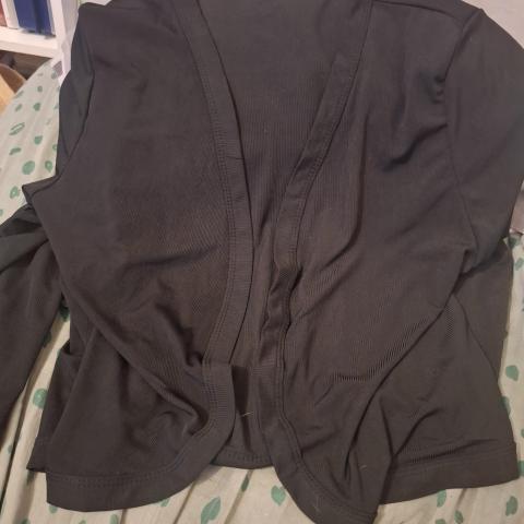 troc de  Gilet boléro taille unique, sur mytroc