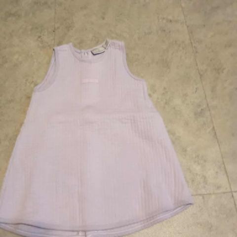 troc de  robe 9 mois mauve clair attaché derreire cotellé coton, sur mytroc