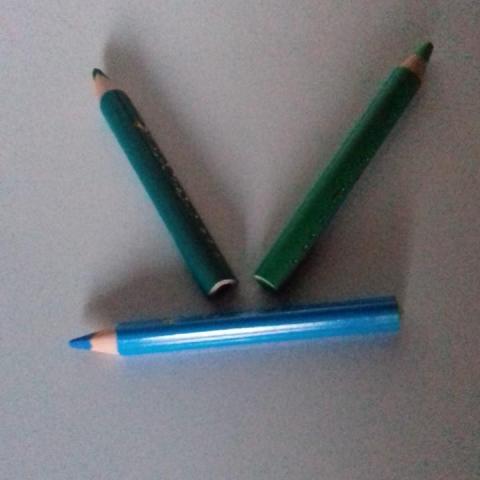 troc de  J'échange lot de 3 crayons de couleurs - marque : "Carrefour", sur mytroc