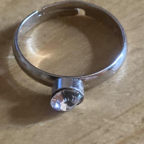 troc de  Bague réglable imitation diamant, sur mytroc