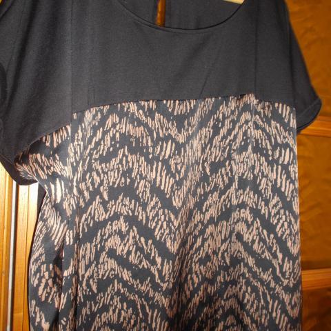 troc de  tshirt blouse femme taille 50 envoi compris, sur mytroc