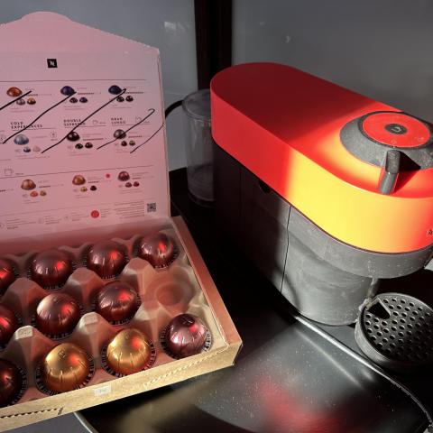 troc de  Cafetière Nespresso Vertuo à réparer et capsules 230 ml, sur mytroc