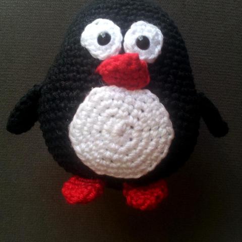 troc de  Petit pingouin amigurumi RÉSERVÉ ERIK HAUSSE, sur mytroc