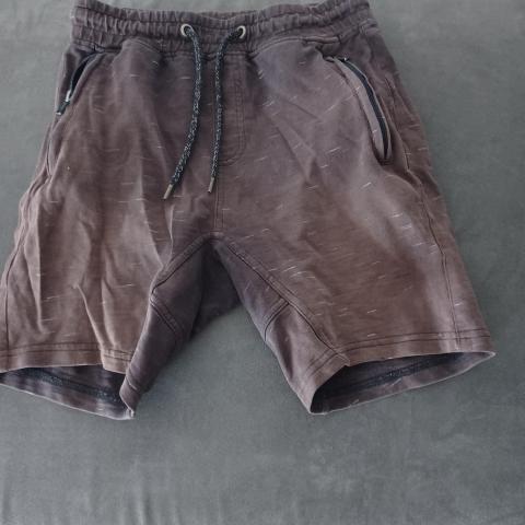 troc de  Short 12 ans, sur mytroc