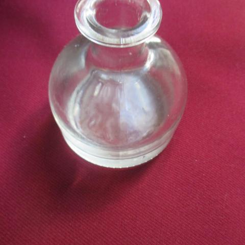troc de  petit vase en verre pour contenir des tiges en bois, sur mytroc