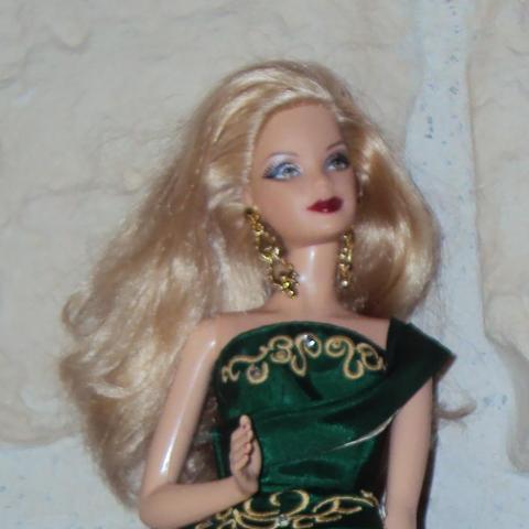 troc de  Barbie Noël 2011, sur mytroc