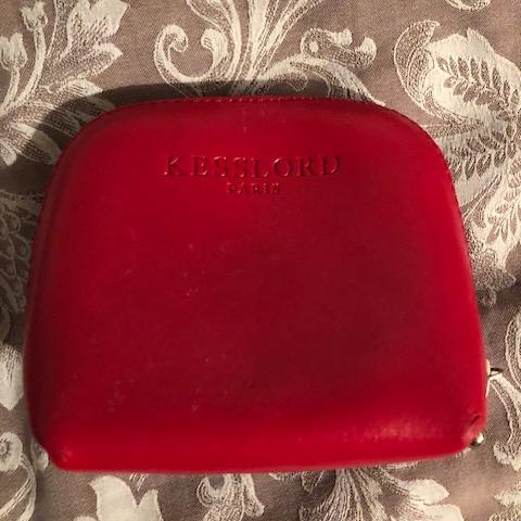 troc de  (réservé) Porte-monnaie rouge Kesslord 9,5x10,5x5 approx., sur mytroc