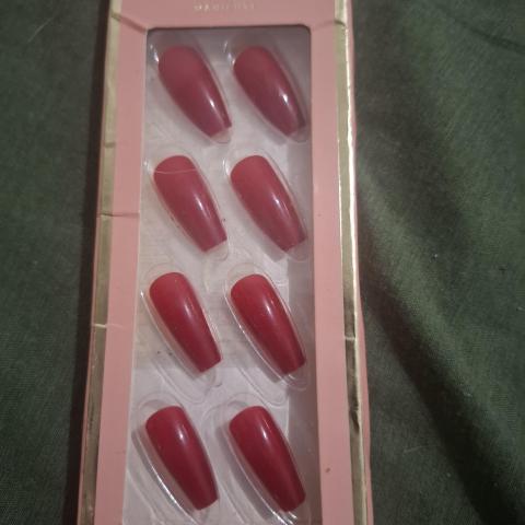 troc de  Faux ongles 10 +10, sur mytroc