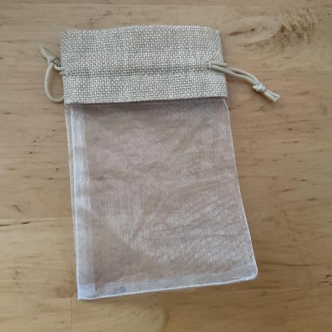 troc de  Pochette organdi et tissu, sur mytroc