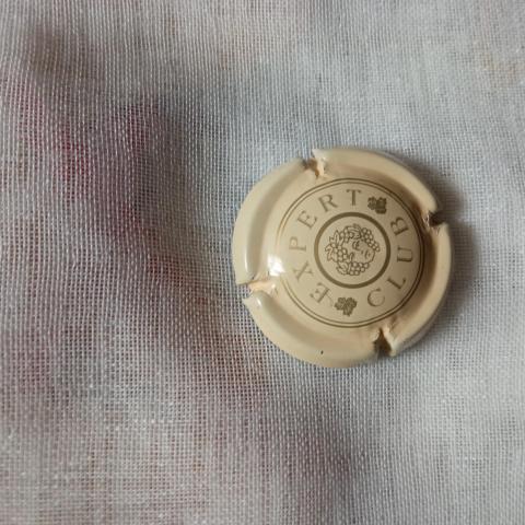 troc de  RESERVE - CAPSULE CREMANT EXPERT CLUB, sur mytroc