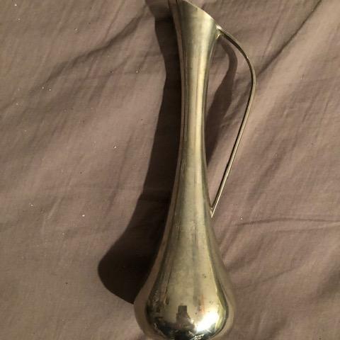 troc de  Petit vase métal argenté hauteur 18cm, sur mytroc