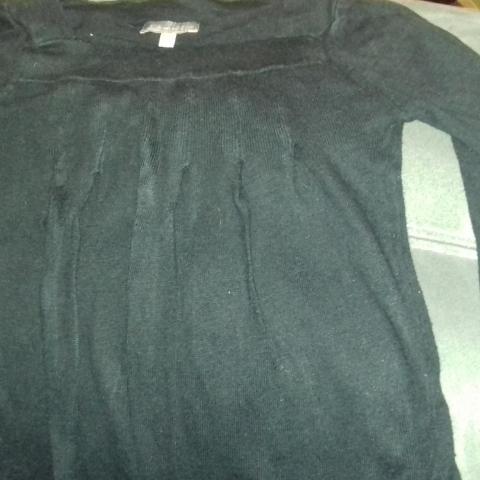 troc de  Pull léger noir 5 ans, sur mytroc