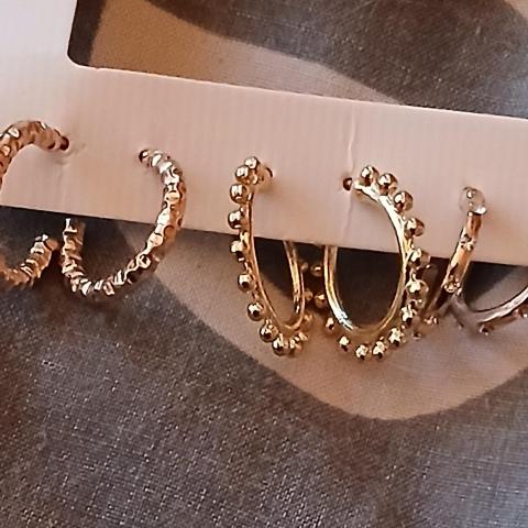 troc de  Reserver Troqueuse Lots De Boucles D Oreilles, sur mytroc