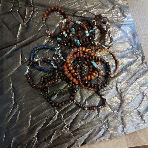 troc de  Reserver  Aventure Lots De Bracelets, sur mytroc