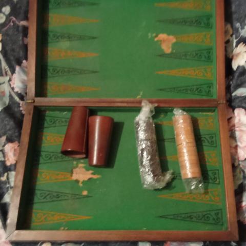 troc de  ancien jeu packgammon complet, sur mytroc