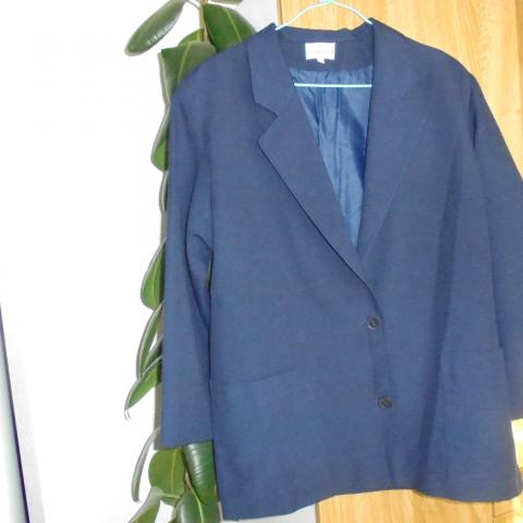 troc de  veste bleu marine taille 2 100/%  polyester 10 noisettes pfp, sur mytroc