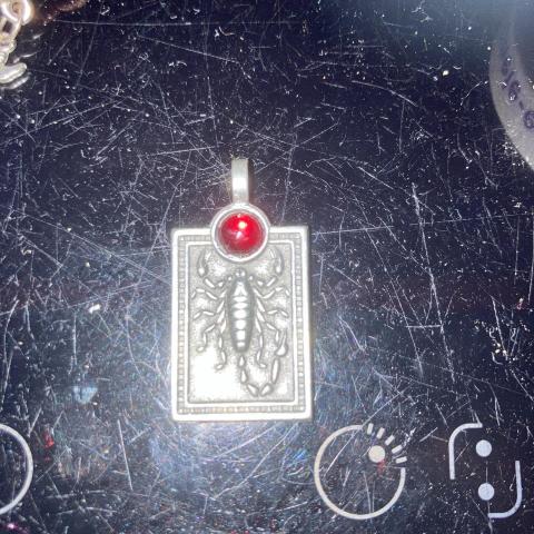 troc de  Pendentif scorpion, sur mytroc