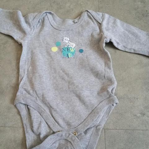 troc de  Body neuf 1 an gris manches longues, sur mytroc