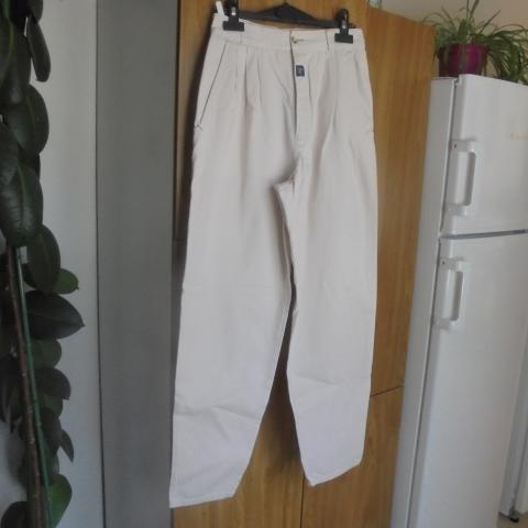 troc de  pantalon en coton marque serge lavil taille 40       8  noisettes, sur mytroc