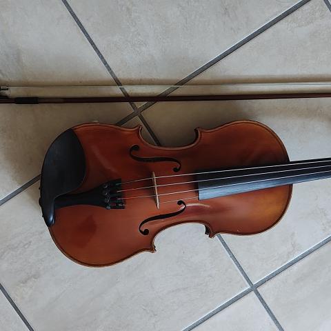 troc de  Je cherche un violon entier, sur mytroc