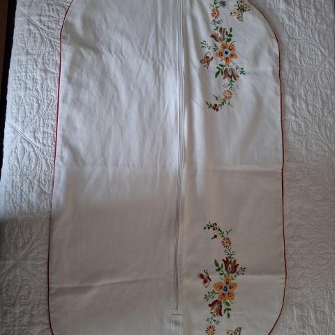 troc de  Housse porte manteau, sur mytroc