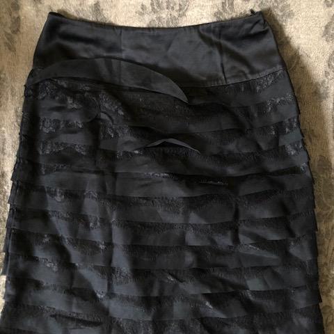 troc de  Jupe soie Renato Nucci taille 38 (très bon état mais à repasser), sur mytroc