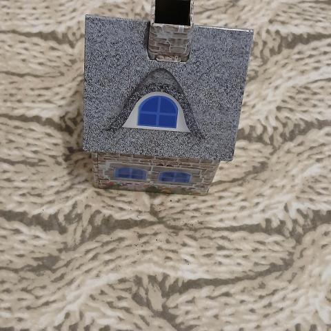 troc de  Reserver Celestine  Boîte En Fer, sur mytroc