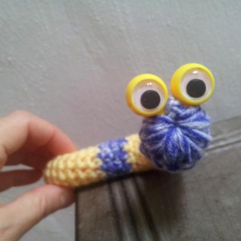 troc de  Petit ver au crochet fait main, sur mytroc