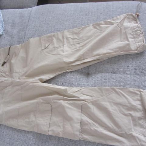 troc de  pantalon beige, sur mytroc