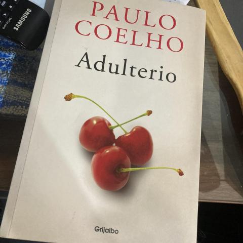 troc de  Adulterio _ Livre en espagnol de PAULO COHELO, sur mytroc