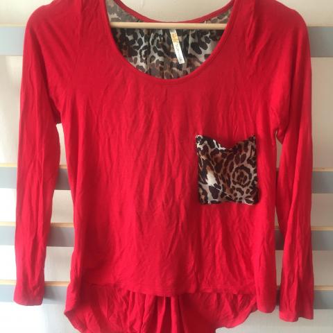 troc de  Tee shirt manches longues leopard, sur mytroc