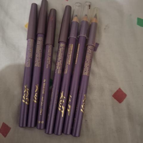 troc de  Lot Crayons maquillage, sur mytroc