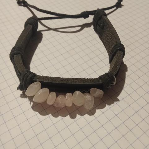 troc de  Bracelet ajustable christal de roche fait main, sur mytroc