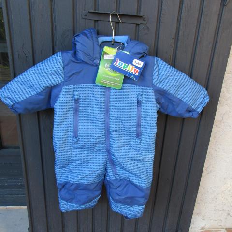 troc de  combinaison nve avc étiquettes 62/68, sur mytroc