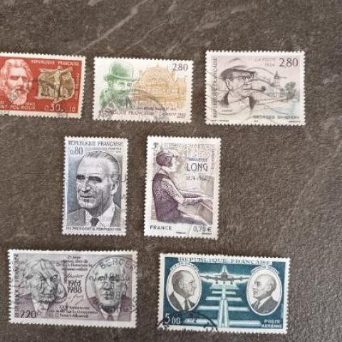 troc de  Lot 8 timbres "Personnalités", sur mytroc