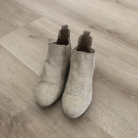 troc de  Boots dorées, sur mytroc