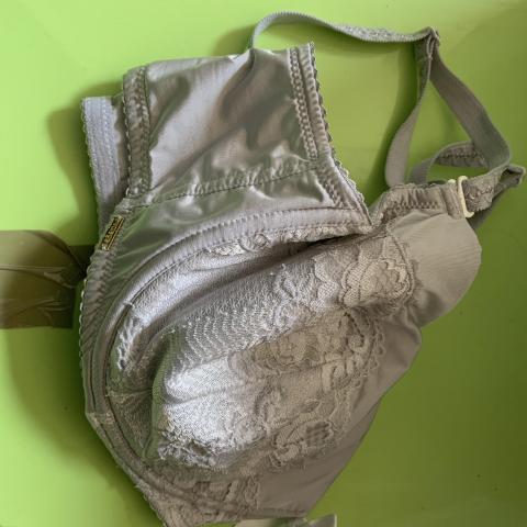 troc de  Soutien-gorge, Valège, 90 E, sur mytroc