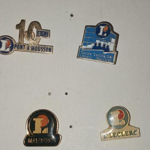 troc de  Lot pin's magasin Leclerc avec attache, sur mytroc