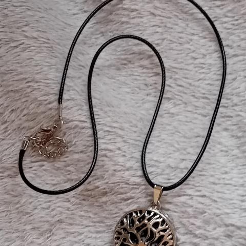 troc de  Reserver. Collier Pendentif " Arbre De Vie ", sur mytroc
