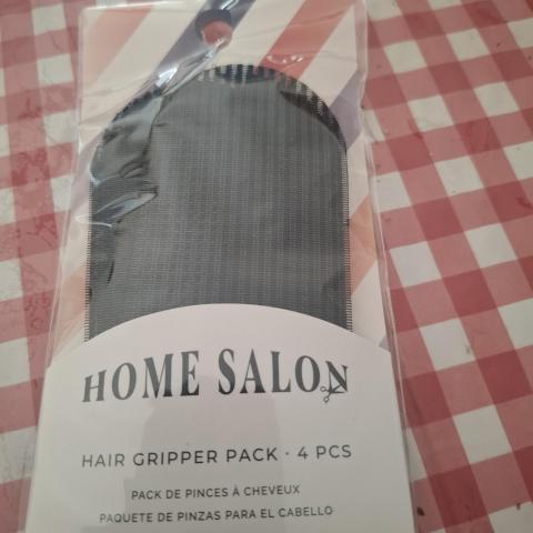 troc de  Paquet de 4 pinces a cheveux, sur mytroc