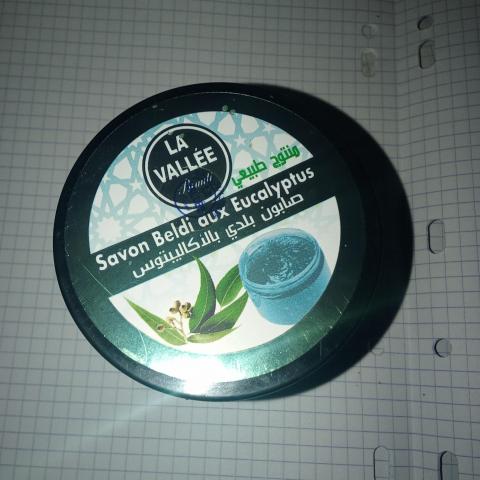 troc de  pot 200 grs gommage savon naturel eucalyptus neuf, sur mytroc
