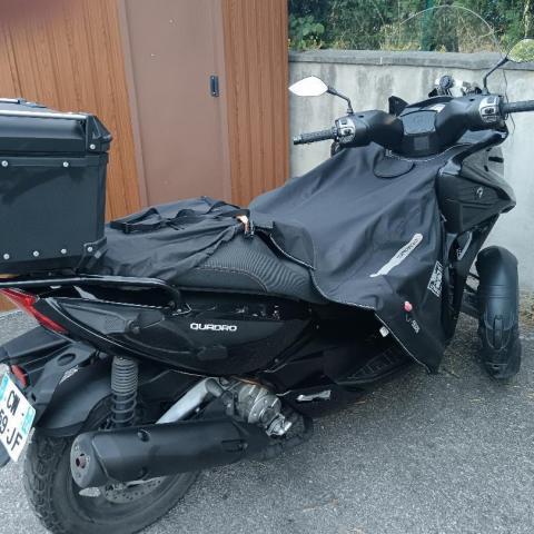 troc de  Echange Scooter 3 roues Maxi 350D Quadro contre moto 600 ou 650, sur mytroc