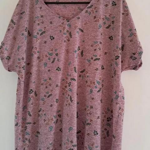 troc de  très joli t-shirt taille 46 femme, sur mytroc