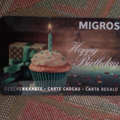 troc de  Carte cadeau " Gâteau " anniversaire - Happy Birthday, sur mytroc