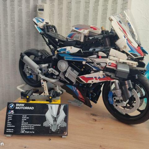 troc de  Lego BMW M 1000RR, sur mytroc